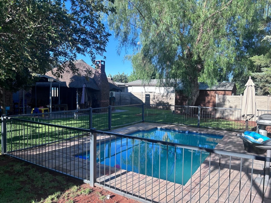 4 Bedroom Property for Sale in Keidebees Northern Cape